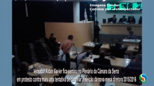 Read more about the article Em protesto, vereador fica seminu no Plenário da Câmara da Serra